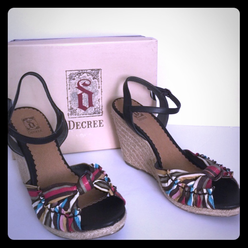 NIB DECREE CORA BROWN SIZE 9.5 WITH 4” WEDGE HEEL